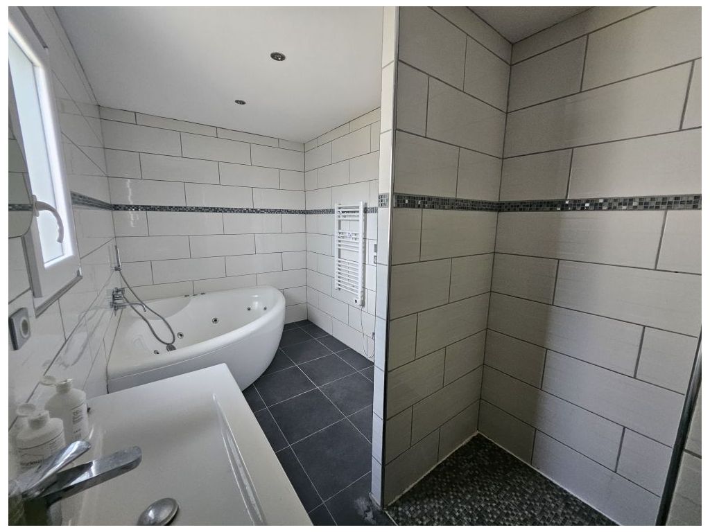 Maison Contemporaine MONTROND LES BAINS (42210) ROCHETTE IMMOBILIER
